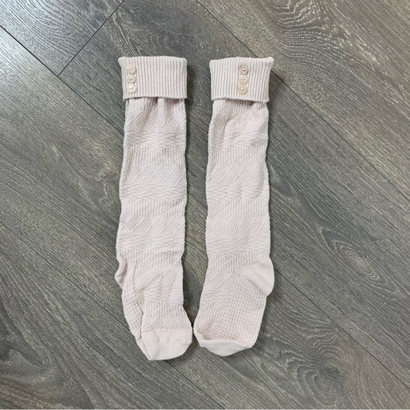 Women’s Stylish Beige Pink Buttoned Socks Stockings - Picture 5 of 9